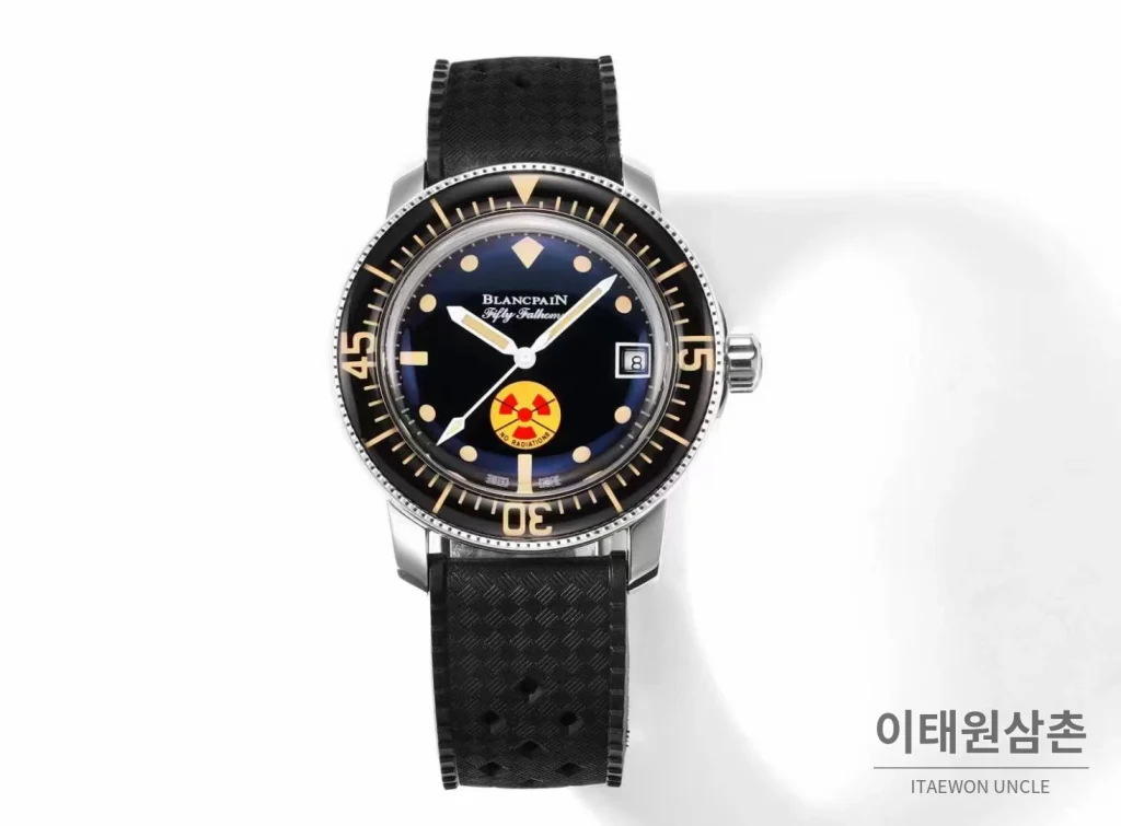 블랑팡 피프티 패덤즈 스틸 블랙다이얼 다이버 오토매틱 40.3mm 5008B 블랙 러버 스트랩 실버 베젤
