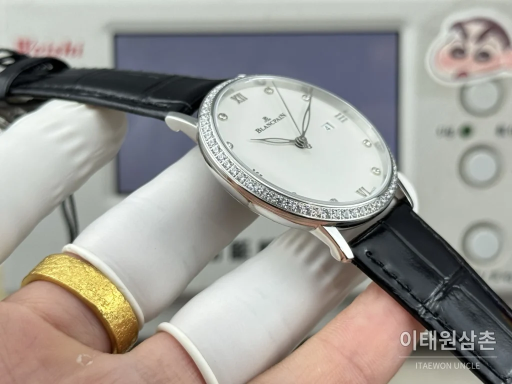 블랑팡 V시리즈 오토매틱 40mm 화이트 다이얼 블랙 가죽 스트랩