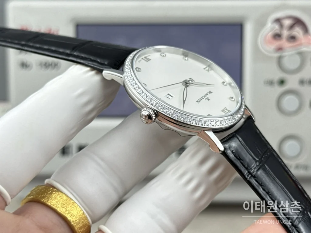 블랑팡 V시리즈 오토매틱 40mm 화이트 다이얼 블랙 가죽 스트랩