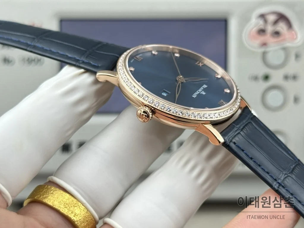 블랑팡 V시리즈 오토매틱 40mm 네이비 다이얼 네이비 가죽 스트랩