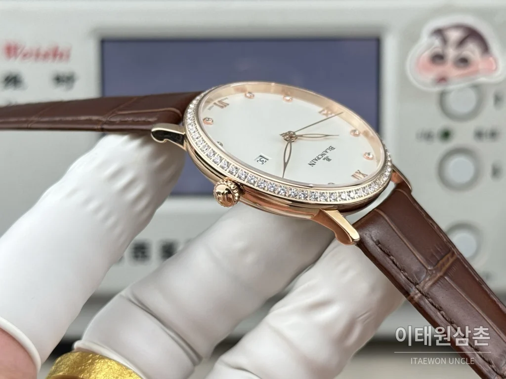 블랑팡 V시리즈 오토매틱 40mm 화이트 다이얼 브라운 가죽 스트랩