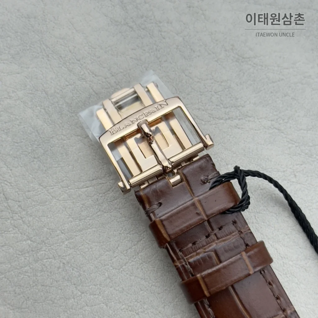 블랑팡 V시리즈 오토매틱 40mm 화이트 다이얼 브라운 가죽 스트랩