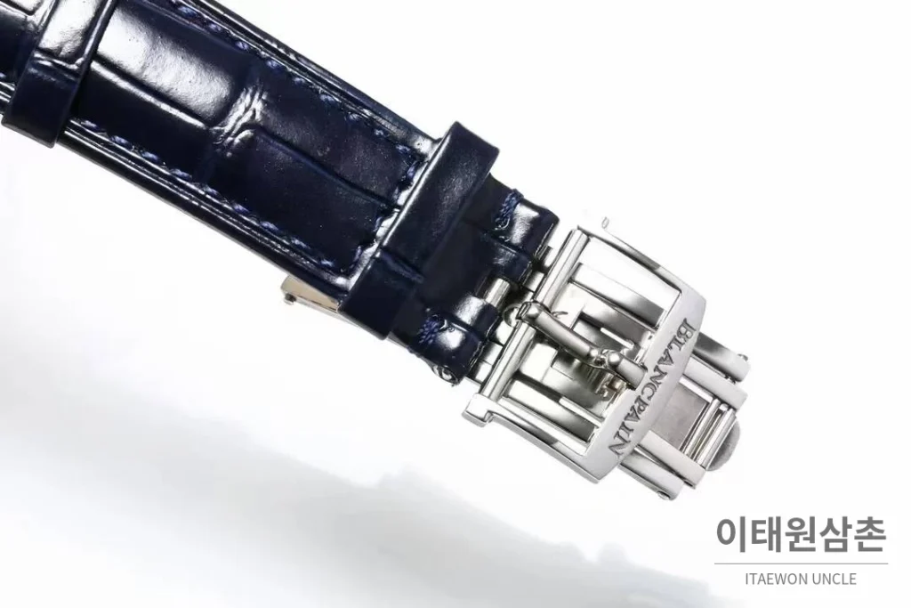 블랑팡 빌레레 퍼페추얼 캘린더 문페이즈 화이트다이얼 오토매틱 42mm 네이비 가죽 스트랩