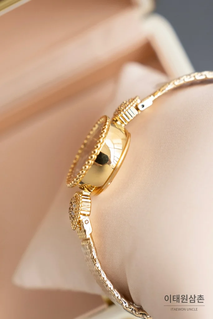 부쉐론 세르펭 보헴 골드베젤 블랙다이얼 쿼츠 워치 23mm (2)