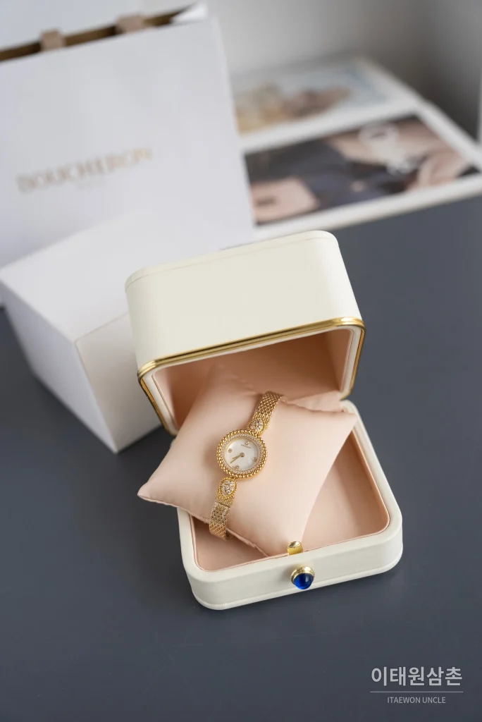 부쉐론 세르펭 보헴 골드베젤 화이트다이얼 쿼츠 워치 23mm (2)