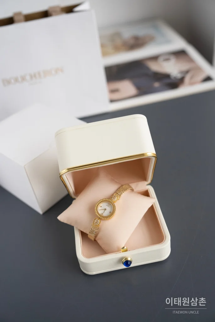 부쉐론 세르펭 보헴 골드베젤 화이트다이얼 쿼츠 워치 23mm