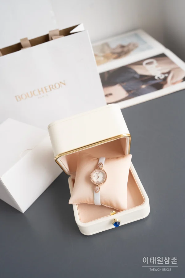 부쉐론 세르펭 보헴 자개다이얼 모이사나이트 쿼츠 워치 23mm 화이트 러버 스트랩 로즈골드 베젤 부쉐론 세르펭 보헴 자개다이얼 모이사나이트 쿼츠 워치 23mm 화이트 러버 스트랩 로즈골드 베젤