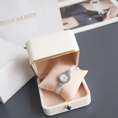 부쉐론 세르펭 보헴 자개다이얼 모이사나이트 쿼츠 워치 23mm 화이트 가죽 스트랩 실버 베젤 부쉐론 세르펭 보헴 자개다이얼 모이사나이트 쿼츠 워치 23mm 화이트 가죽 스트랩 실버 베젤