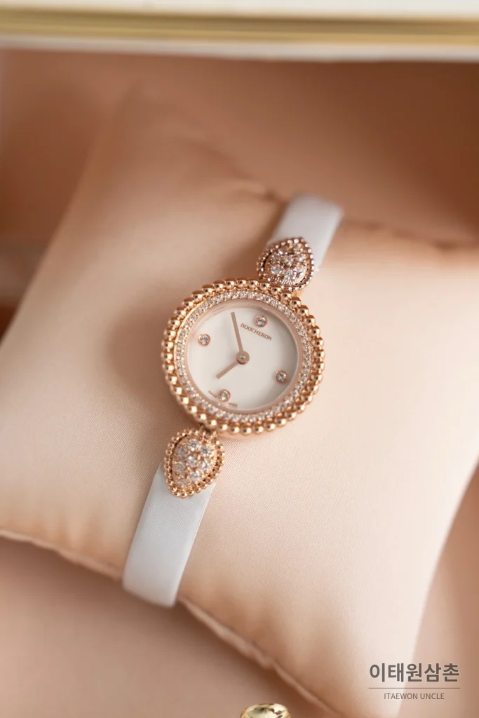 부쉐론 세르펭 보헴 자개다이얼 모이사나이트 쿼츠 워치 23mm 화이트 러버 스트랩 로즈골드 베젤