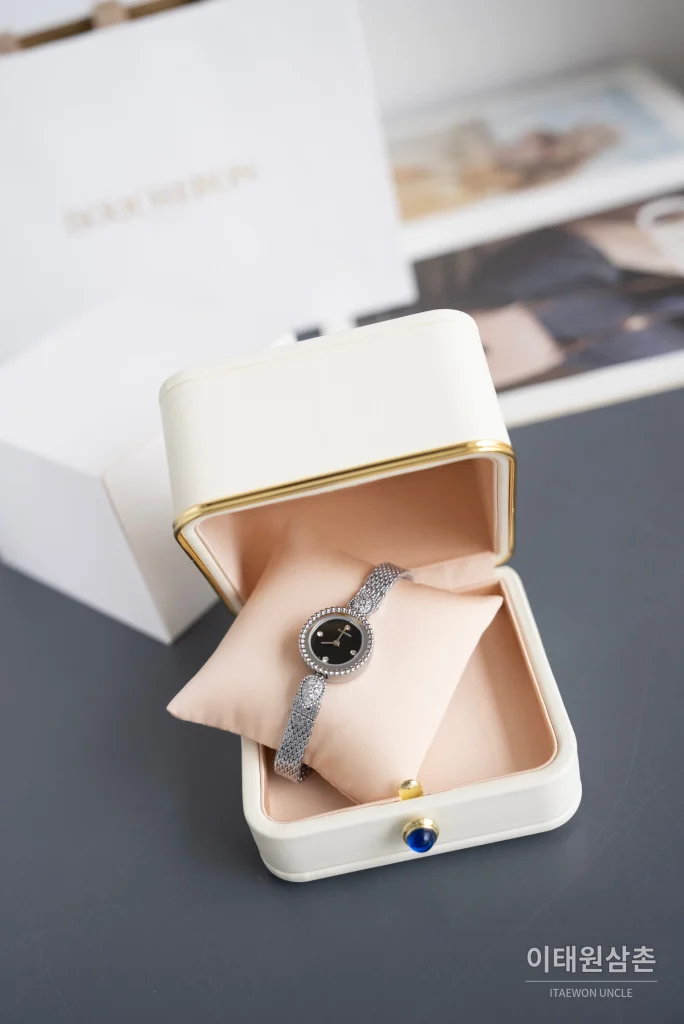 부쉐론 세르펭 보헴 자개다이얼 모이사나이트 쿼츠 워치 23mm 스틸 브레이슬릿 실버 베젤