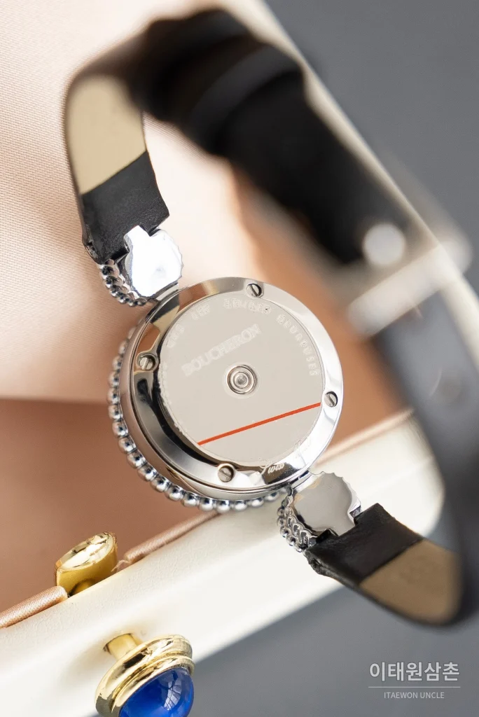 부쉐론 세르펭 보헴 자개다이얼 모이사나이트 쿼츠 워치 23mm 블랙 가죽 스트랩 실버 베젤 (2)