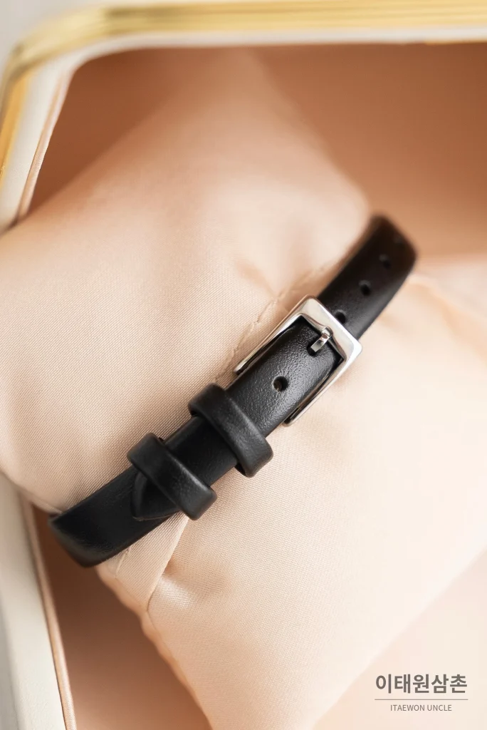 부쉐론 세르펭 보헴 자개다이얼 모이사나이트 쿼츠 워치 23mm 블랙 가죽 스트랩 실버 베젤