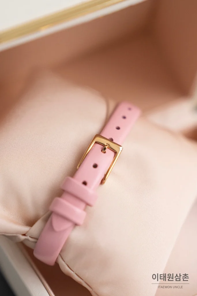 부쉐론 세르펭 보헴 자개다이얼 모이사나이트 쿼츠 워치 23mm 핑크 가죽 스트랩 골드 베젤