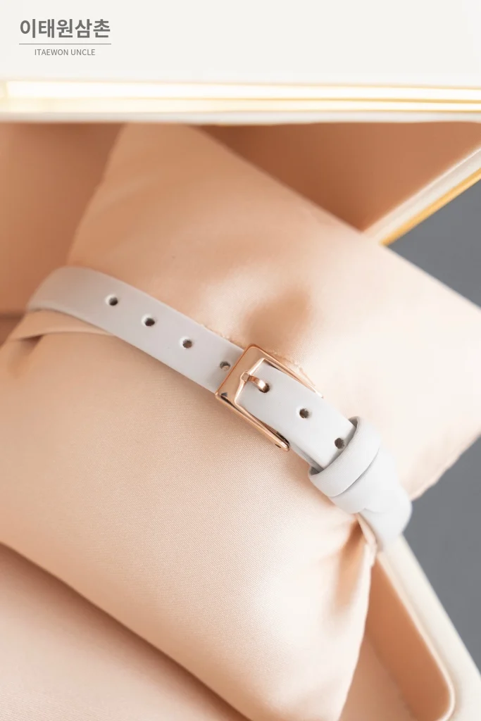 부쉐론 세르펭 보헴 자개다이얼 모이사나이트 쿼츠 워치 23mm 화이트 러버 스트랩 로즈골드 베젤