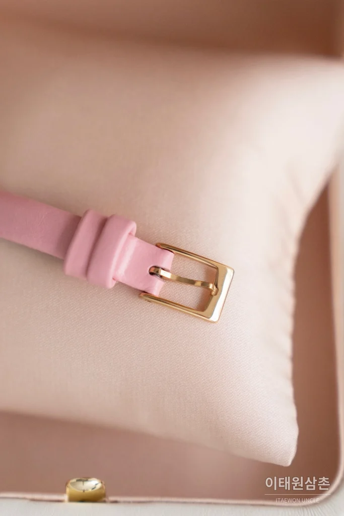 부쉐론 세르펭 보헴 자개다이얼 모이사나이트 쿼츠 워치 23mm 핑크 가죽 스트랩 골드 베젤