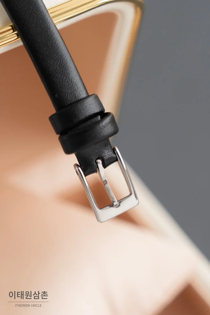 부쉐론 세르펭 보헴 자개다이얼 모이사나이트 쿼츠 워치 23mm 블랙 가죽 스트랩 화이트 베젤