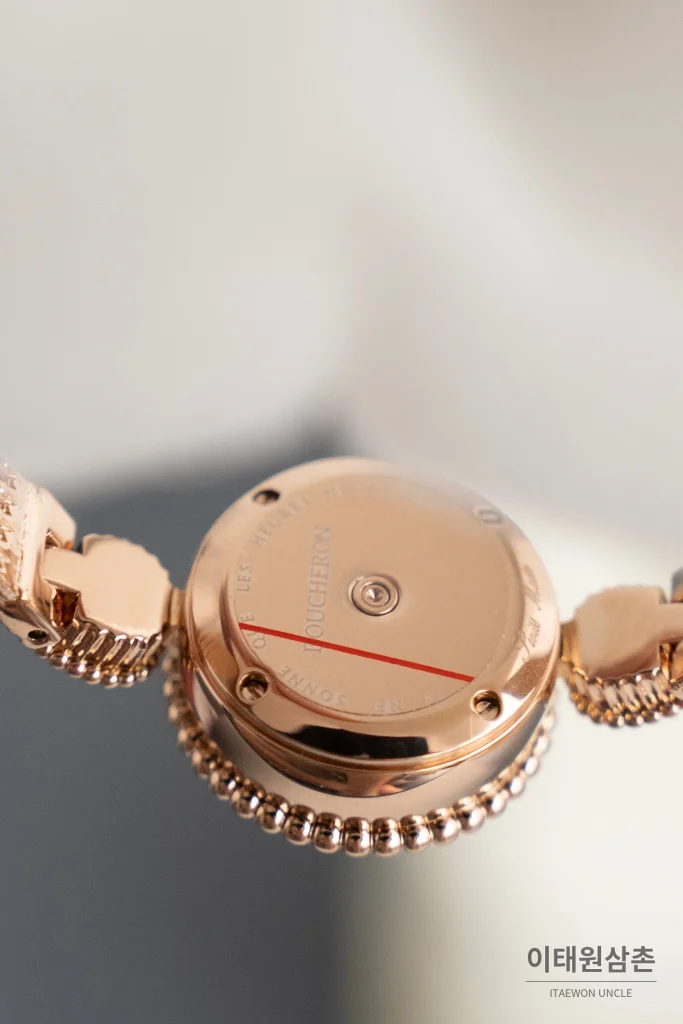 부쉐론 세르펭 보헴 로즈골드베젤 화이트다이얼 쿼츠 워치 23mm (3)