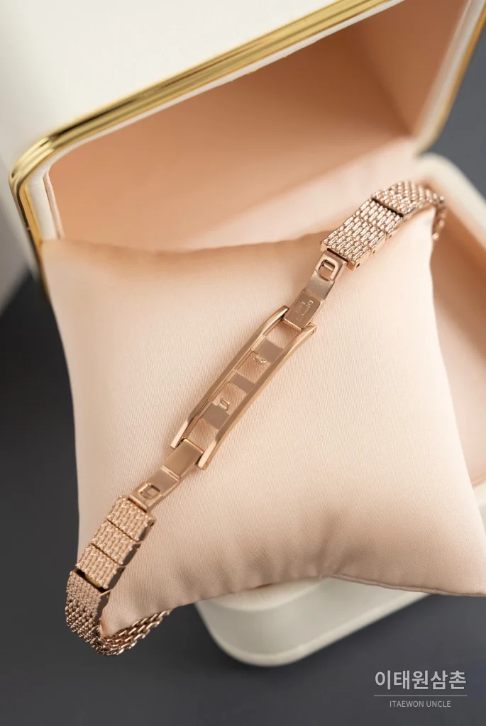 부쉐론 세르펭 보헴 로즈골드베젤 화이트다이얼 쿼츠 워치 23mm