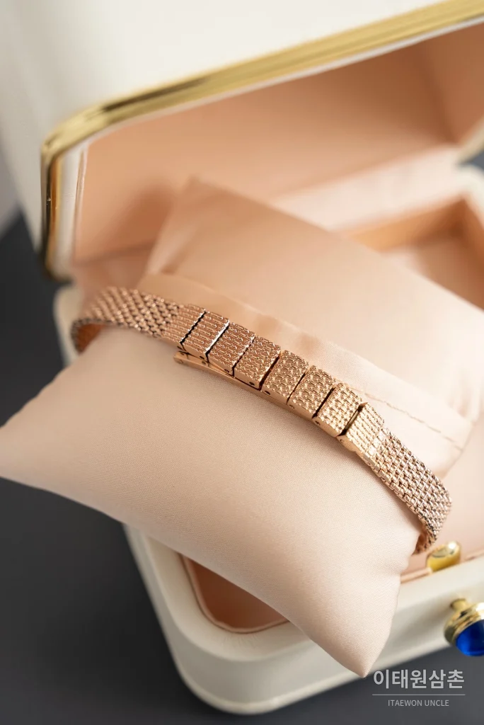 부쉐론 세르펭 보헴 로즈골드베젤 화이트다이얼 쿼츠 워치 23mm (2)