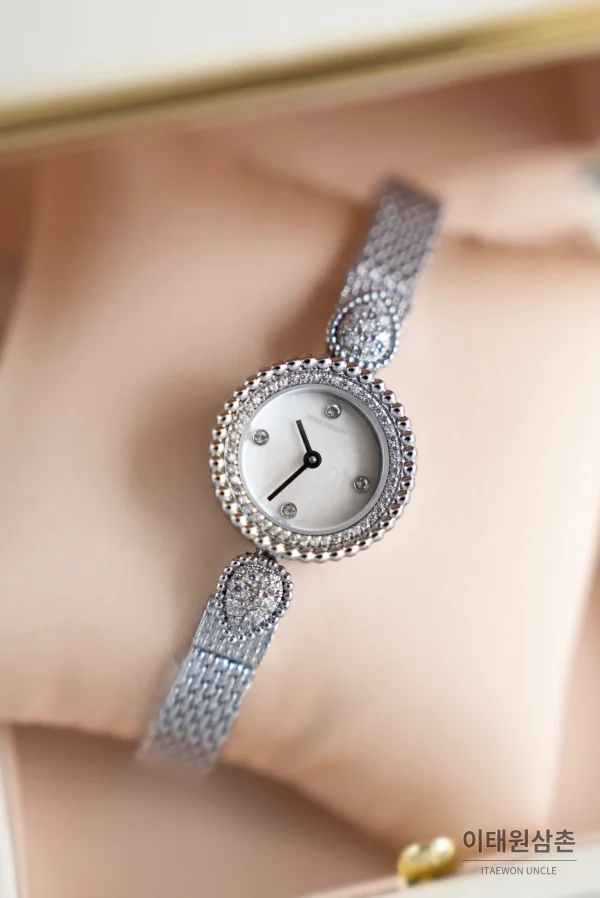 부쉐론 세르펭 보헴 실버베젤 화이트다이얼 쿼츠 워치 23mm (2) 부쉐론 세르펭 보헴 실버베젤 화이트다이얼 쿼츠 워치 23mm (2)