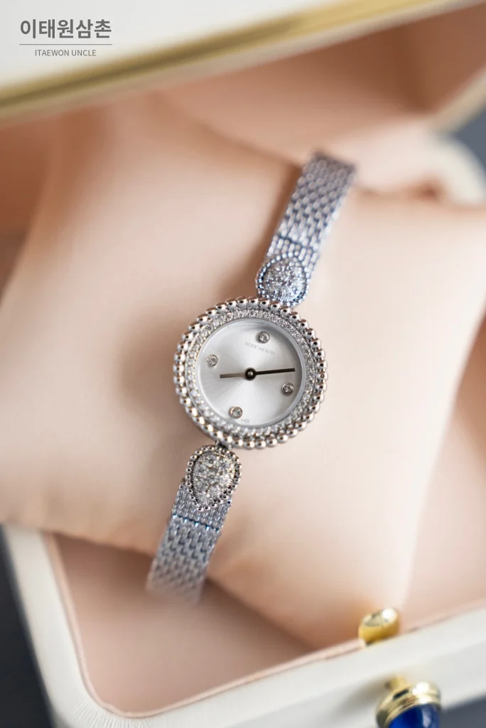 부쉐론 세르펭 보헴 실버베젤 화이트다이얼 쿼츠 워치 23mm
