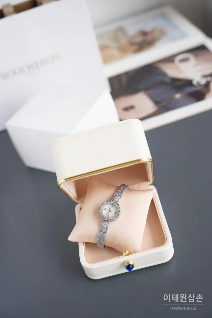부쉐론 세르펭 보헴 실버베젤 화이트다이얼 쿼츠 워치 23mm (2)