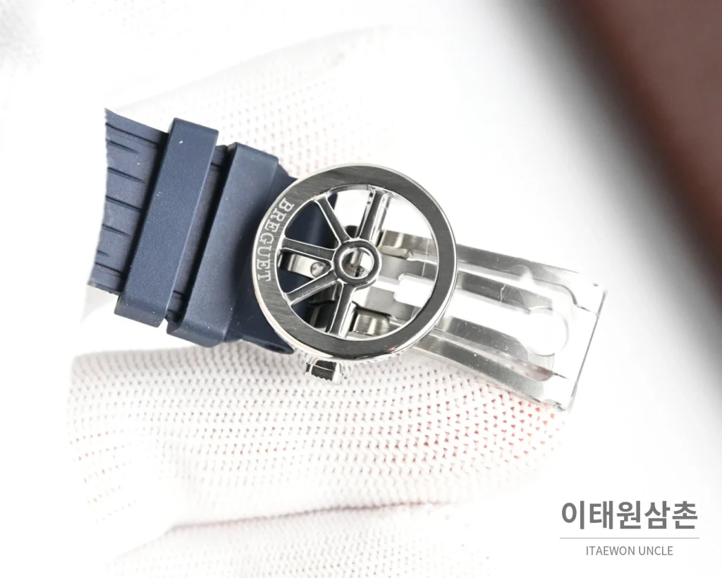 브레게 마린 오토매틱 40mm 블랙 다이얼 블랙 러버 스트랩