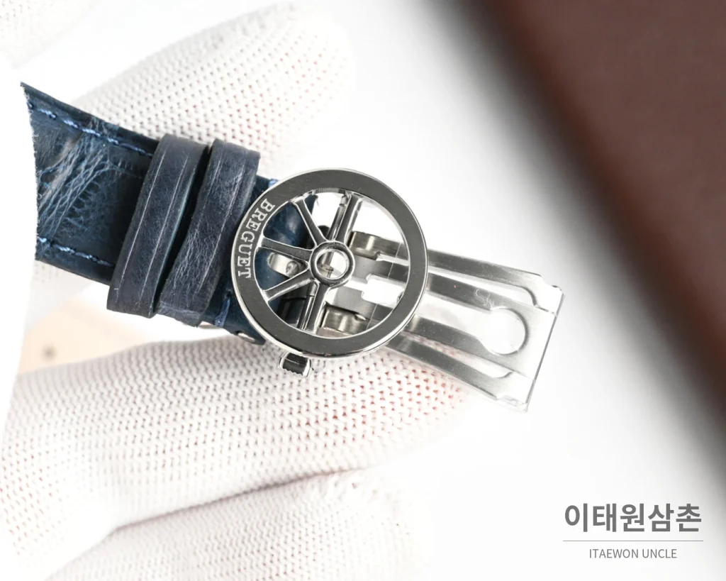 브레게 마린 오토매틱 40mm 네이비 다이얼 블루 가죽 스트랩