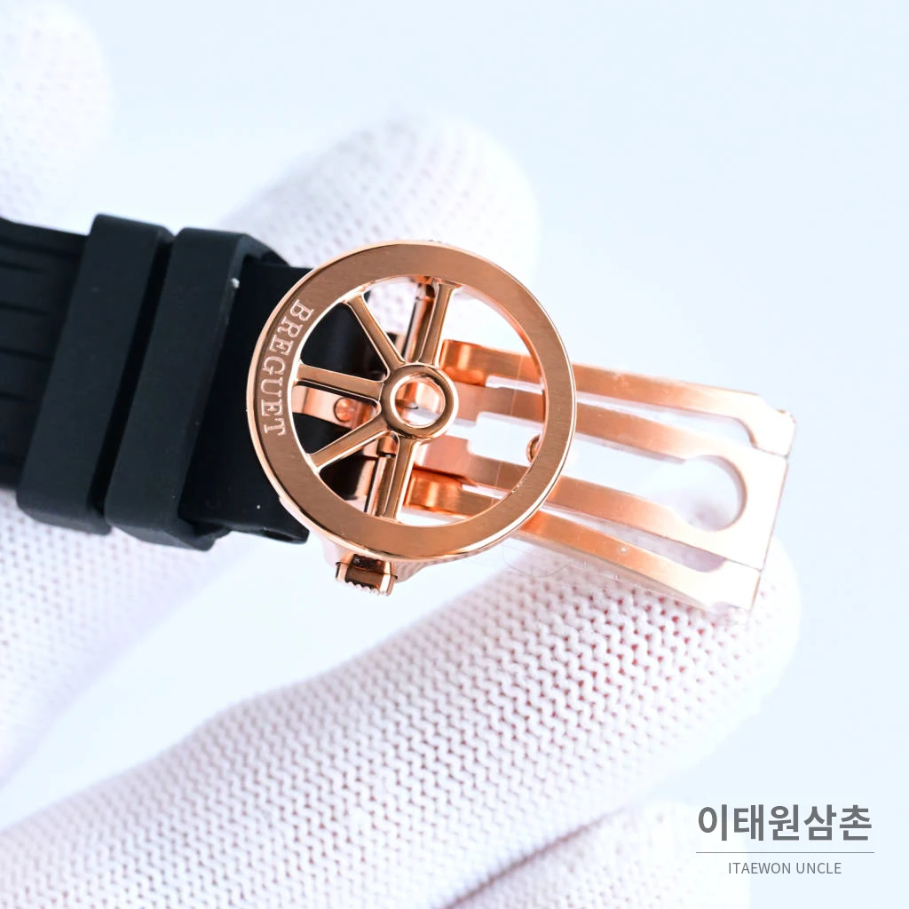 브레게 마린 선레이블루 다이얼 오토매틱 40mm 블랙 러버 스트랩 로즈골드 베젤 (2)