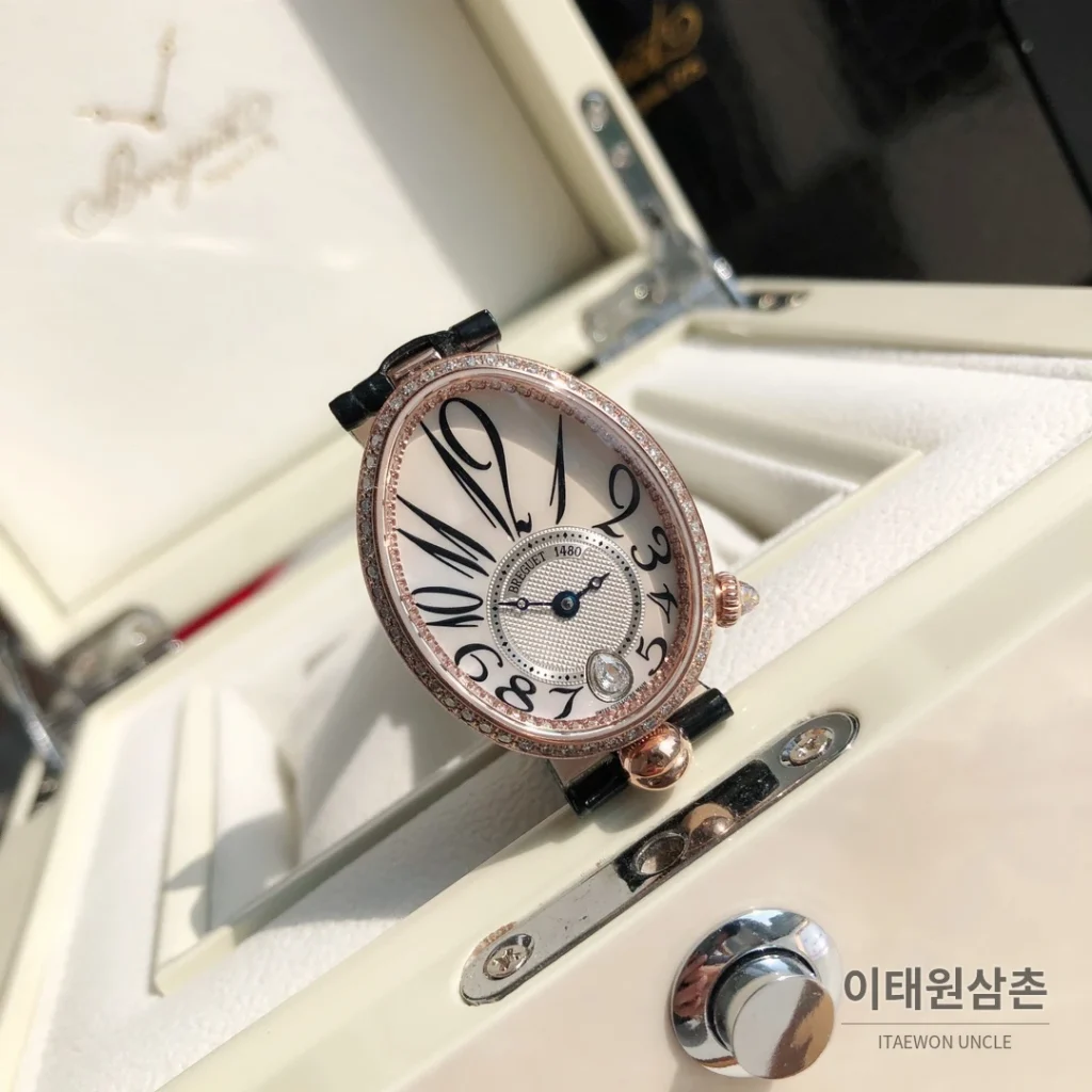 브레게 레인드네이플 18K 로즈골드 다이아몬드 오토매틱 33mm 화이트 다이얼 블랙 가죽 스트랩 로즈골드 베젤