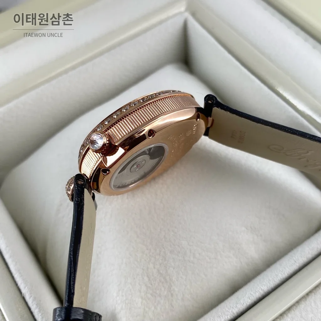 브레게 레인드네이플 18K 로즈골드 다이아몬드 오토매틱 33mm 자개 다이얼 블랙 가죽 스트랩 로즈골드 베젤