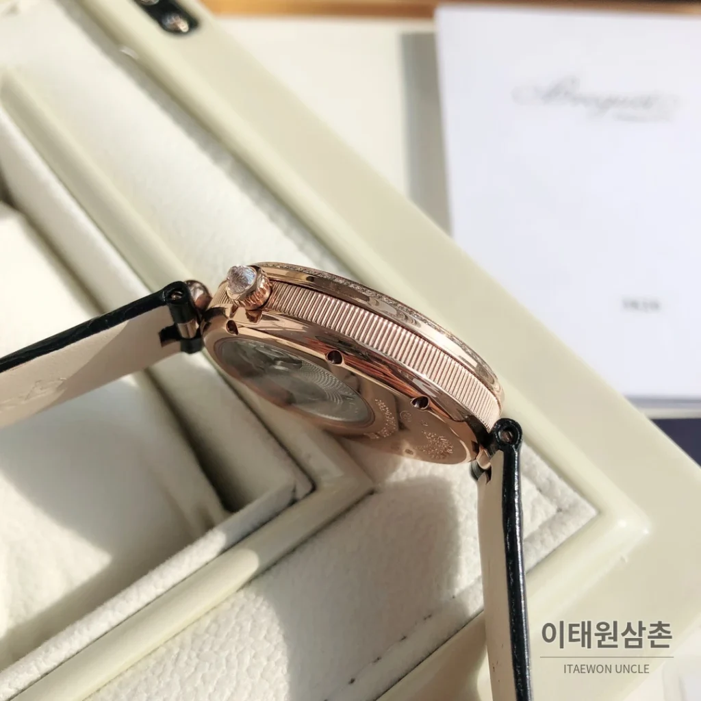 브레게 레인드네이플 18K 로즈골드 다이아몬드 오토매틱 33mm 화이트 다이얼 블랙 가죽 스트랩 로즈골드 베젤