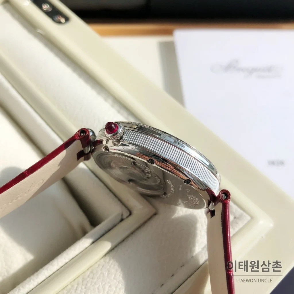 브레게 레인드네이플 18K 로즈골드 다이아몬드 오토매틱 33mm 화이트 다이얼 버건디 가죽 스트랩 실버 베젤