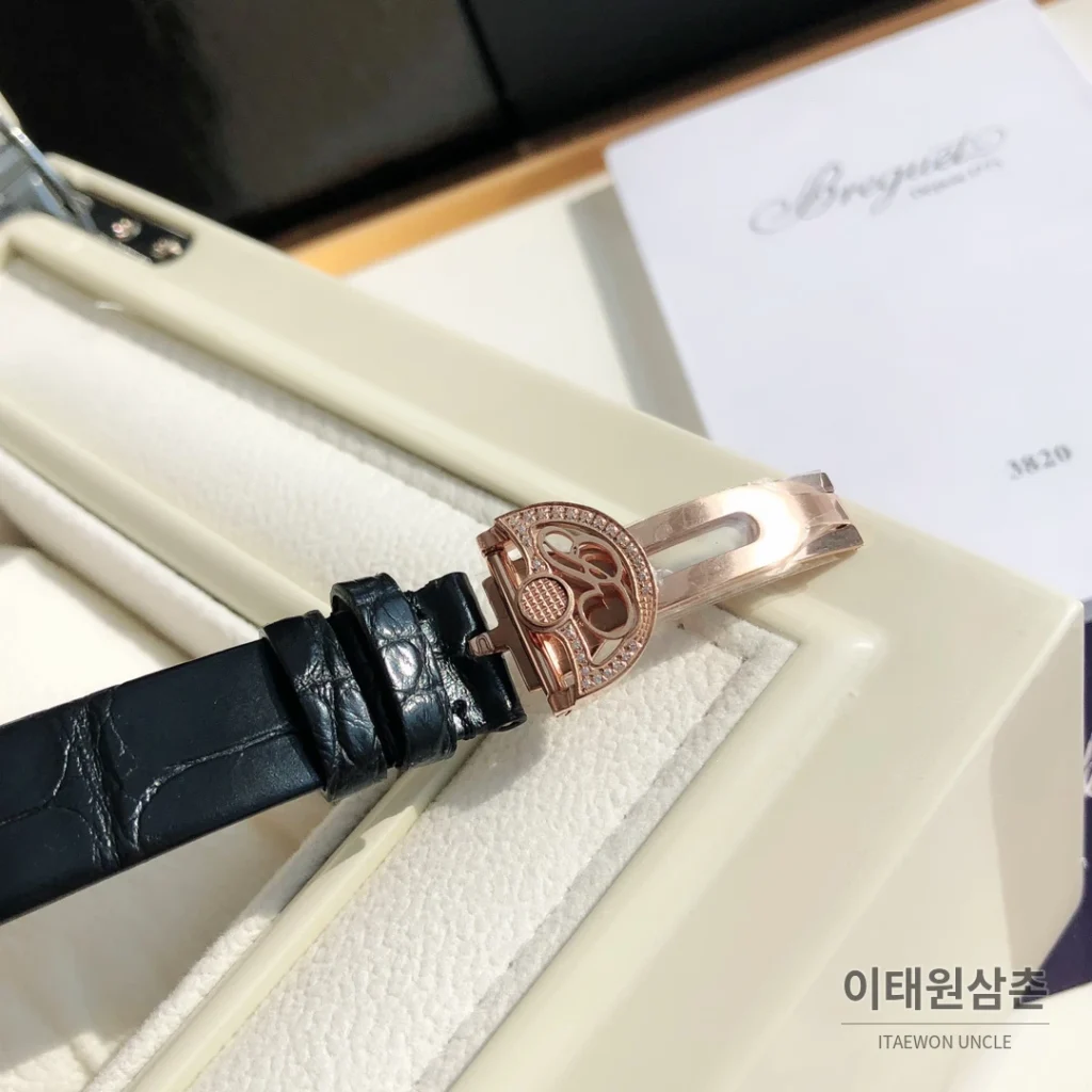 브레게 레인드네이플 18K 로즈골드 다이아몬드 오토매틱 33mm 화이트 다이얼 블랙 가죽 스트랩 로즈골드 베젤