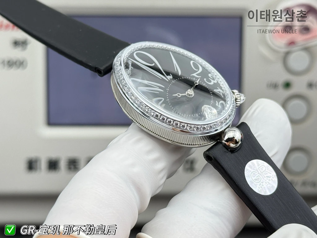 브레게 레인 드 네이플 실버 크리스탈 베젤 블랙 다이얼 스트랩 시계 36mm