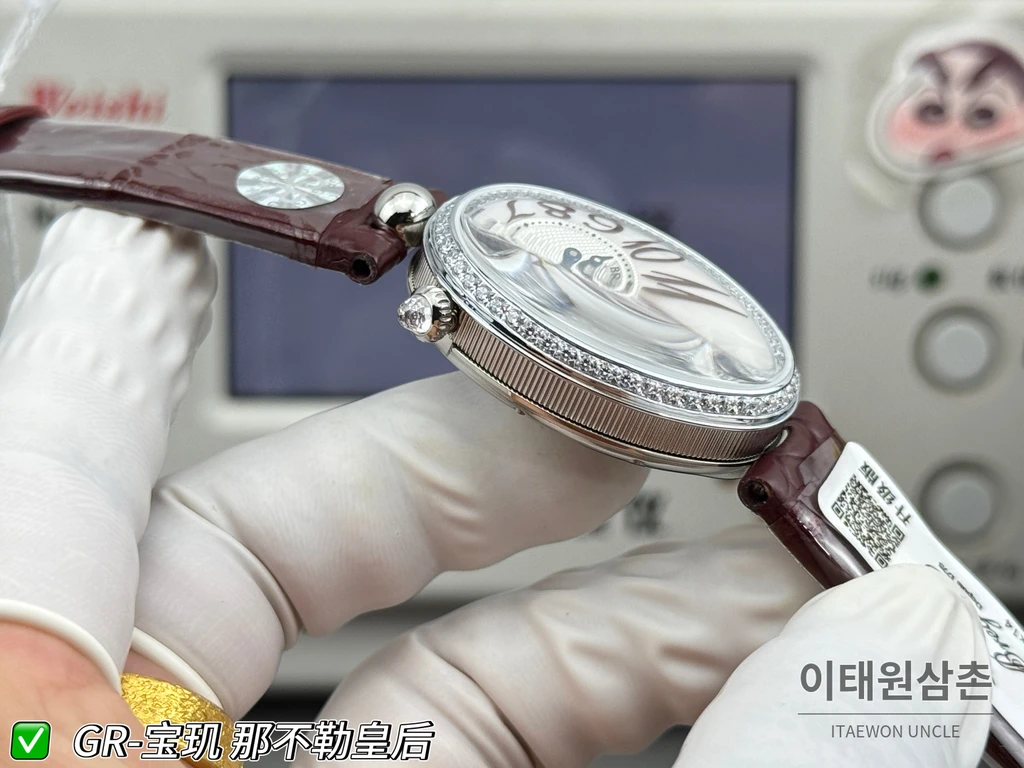 브레게 레인 드 네이플 실버 크리스탈 베젤 화이트 다이얼 버건디 스트랩 시계 36mm