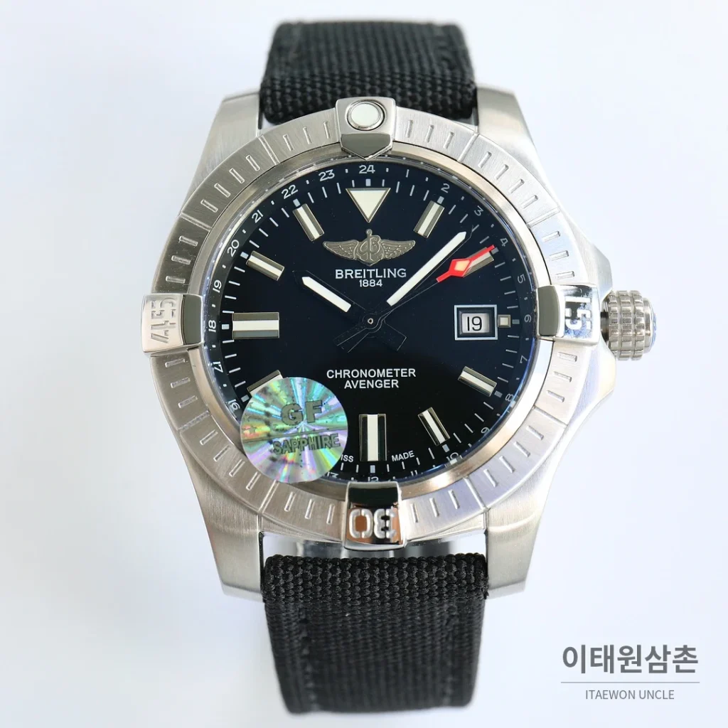 브라이틀링 어벤저 블랙버드 티타늄 오토매틱 44mm 블랙 다이얼 블랙 나일론 스트랩