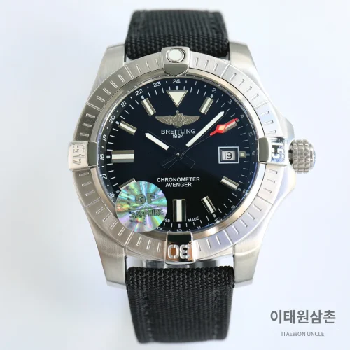 브라이틀링 어벤저 블랙버드 티타늄 오토매틱 44mm 블랙 다이얼 블랙 나일론 스트랩