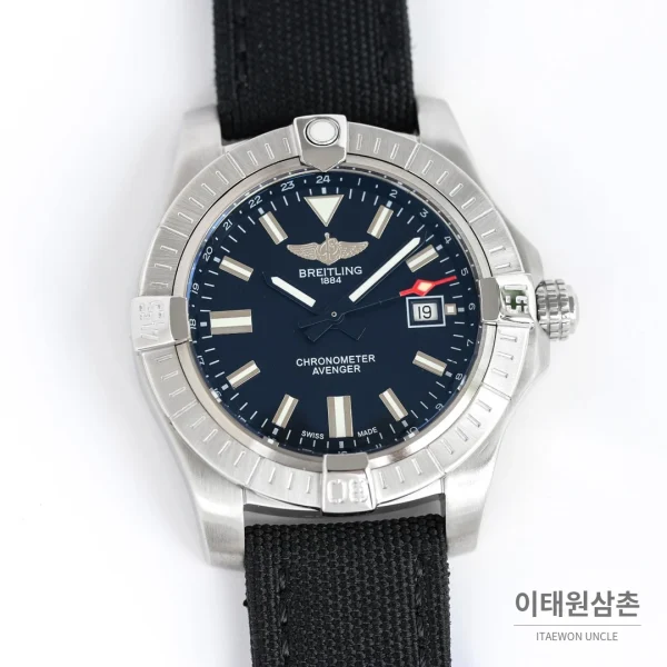 브라이틀링 어벤저 블랙버드 티타늄 오토매틱 44mm 네이비 다이얼 블랙 나일론 스트랩