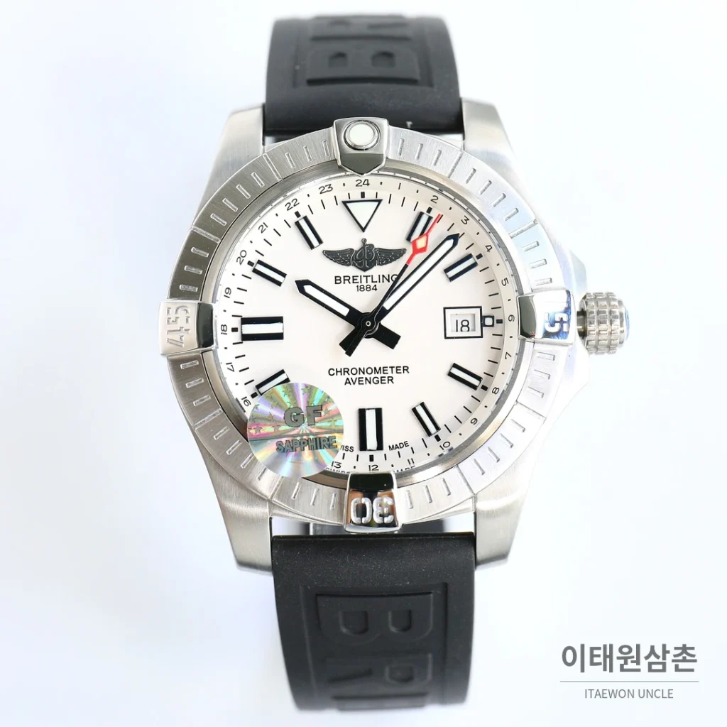 브라이틀링 어벤저 블랙버드 티타늄 오토매틱 44mm 화이트 다이얼 블랙 러버 스트랩