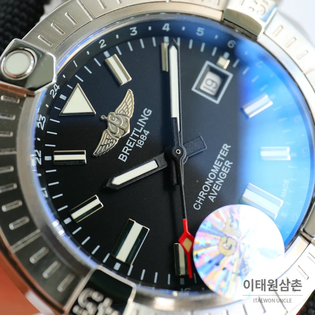 브라이틀링 어벤저 블랙버드 티타늄 오토매틱 44mm 블랙 다이얼 블랙 나일론 스트랩