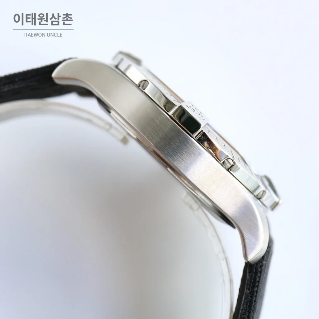 브라이틀링 어벤저 블랙버드 티타늄 오토매틱 44mm 옐로우 다이얼 블랙 나일론 스트랩