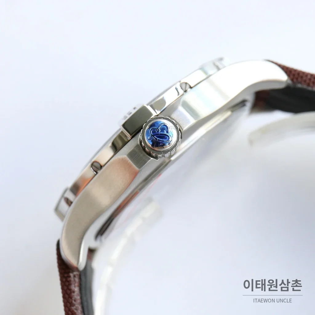 브라이틀링 어벤저 블랙버드 티타늄 오토매틱 44mm 브라운 다이얼 브라운 나일론 스트랩