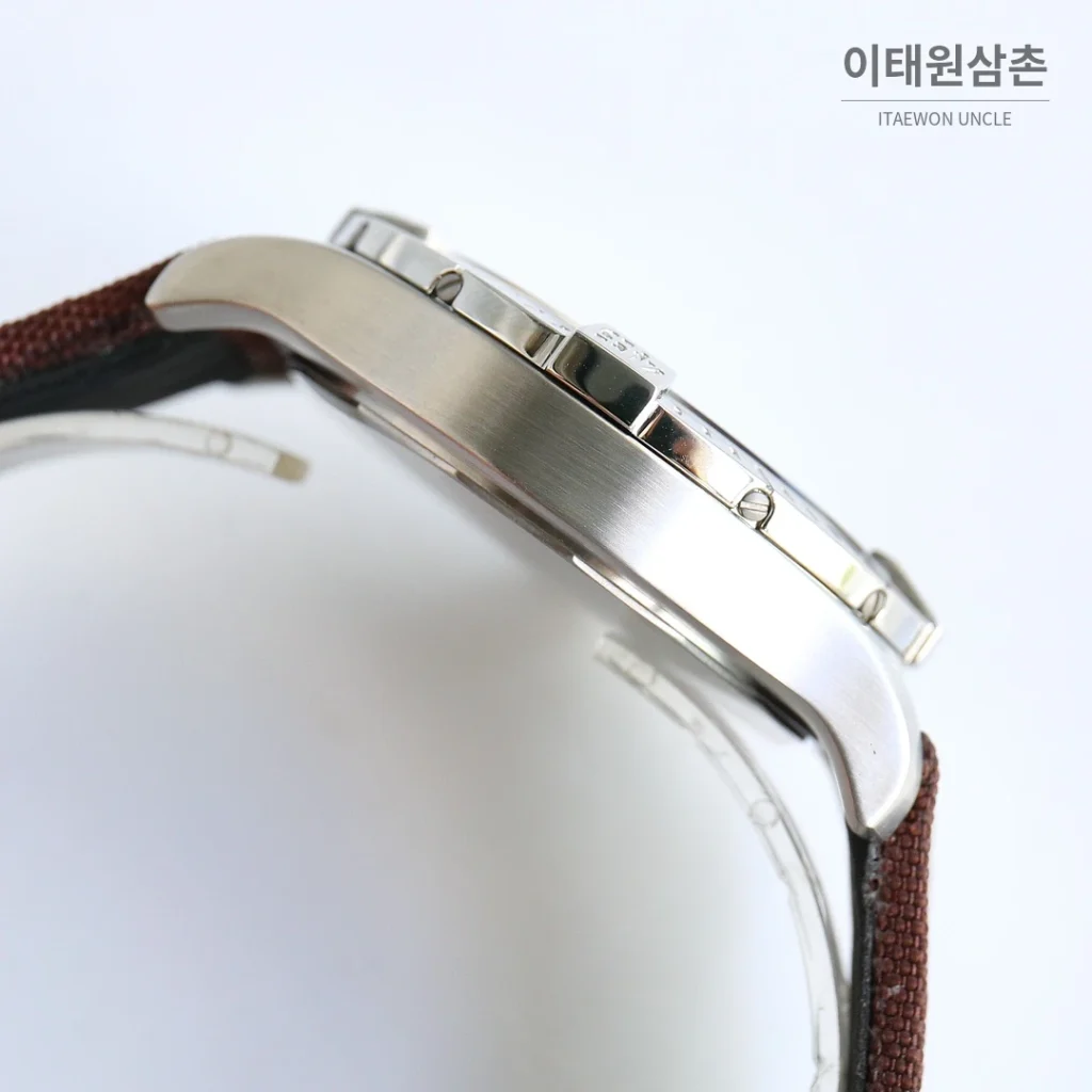 브라이틀링 어벤저 블랙버드 티타늄 오토매틱 44mm 브라운 다이얼 브라운 나일론 스트랩