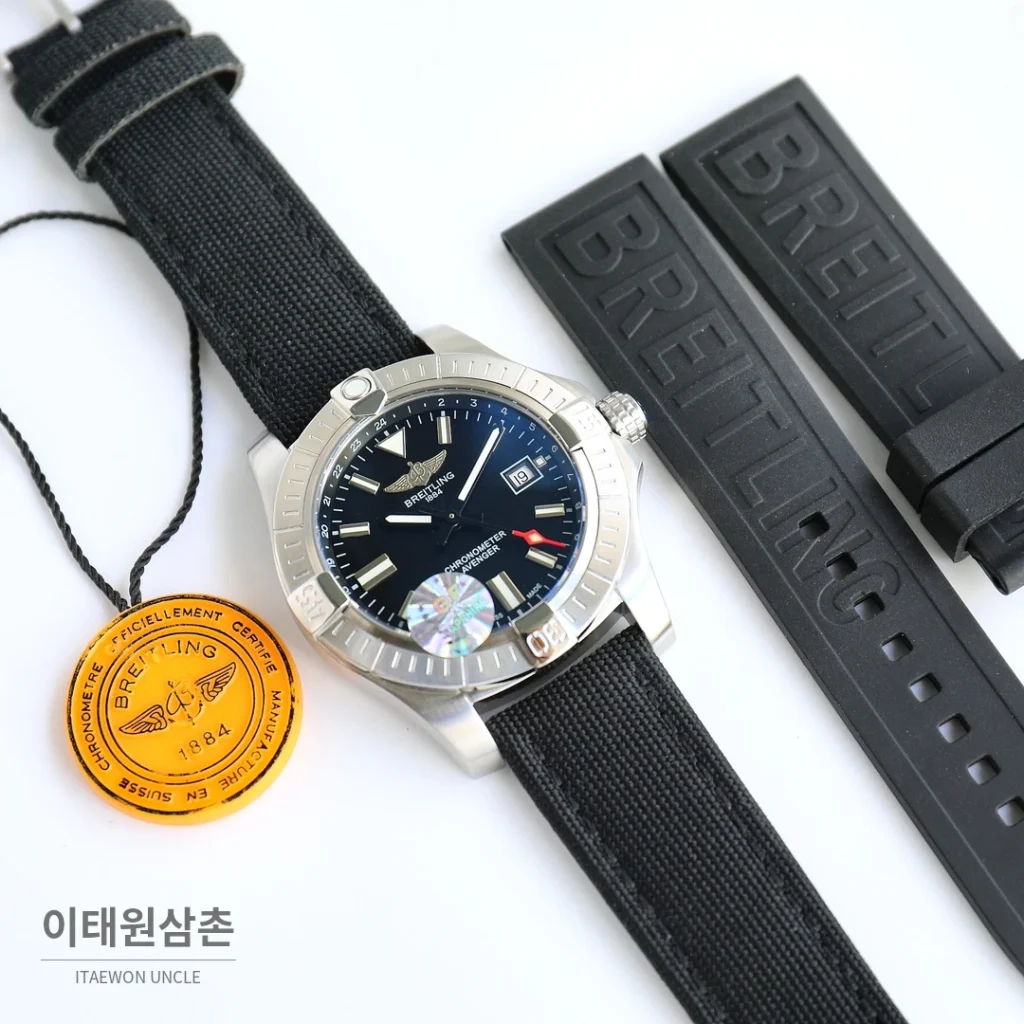 브라이틀링 어벤저 블랙버드 티타늄 오토매틱 44mm 블랙 다이얼 블랙 나일론 스트랩