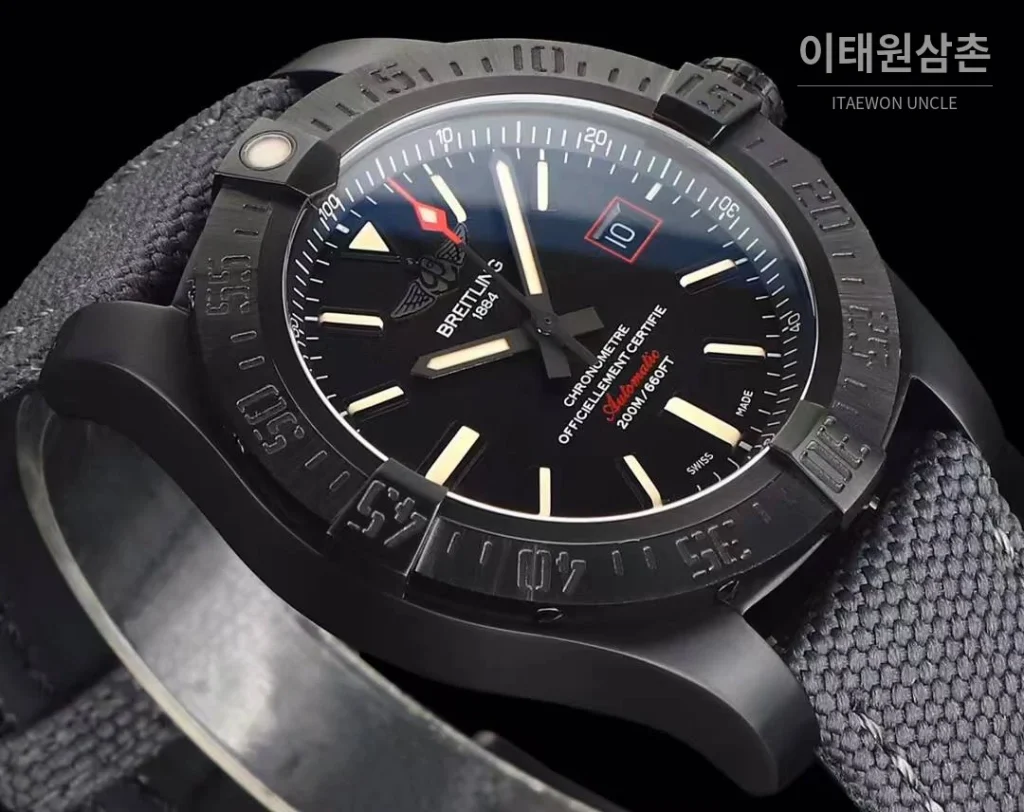 브라이틀링 어벤저 블랙버드 티타늄 블랙다이얼 오토매틱 44mm