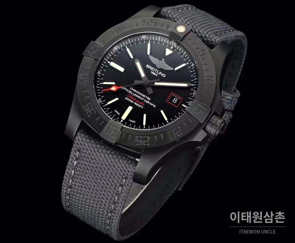 브라이틀링 어벤저 블랙버드 티타늄 블랙다이얼 오토매틱 44mm
