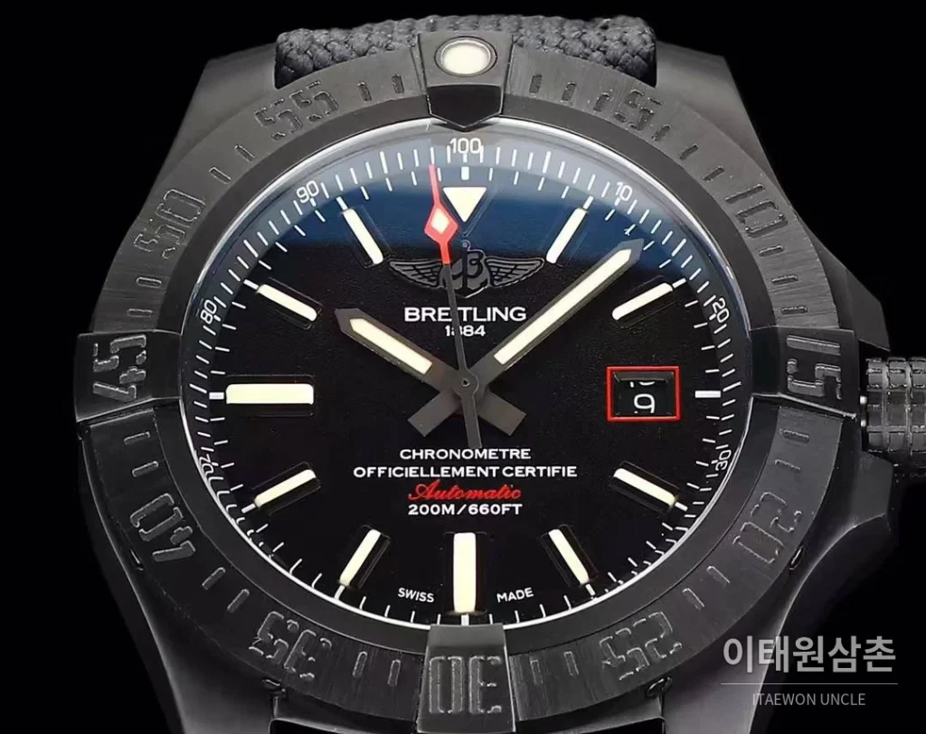 브라이틀링 어벤저 블랙버드 티타늄 블랙다이얼 오토매틱 44mm