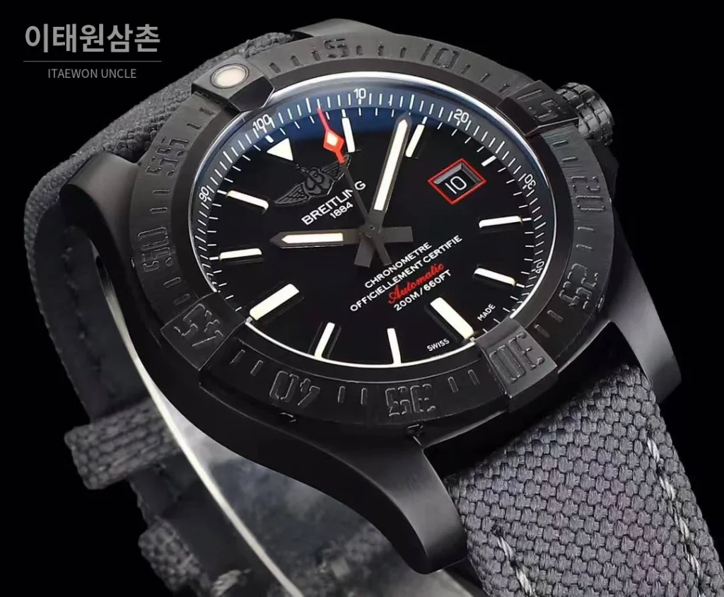 브라이틀링 어벤저 블랙버드 티타늄 블랙다이얼 오토매틱 44mm