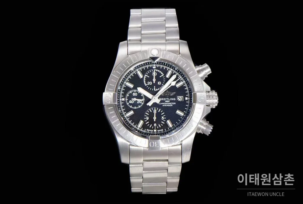 브라이틀링 어벤저 크로노그래프43 스틸 오토매틱 43mm 블랙 다이얼 (2)